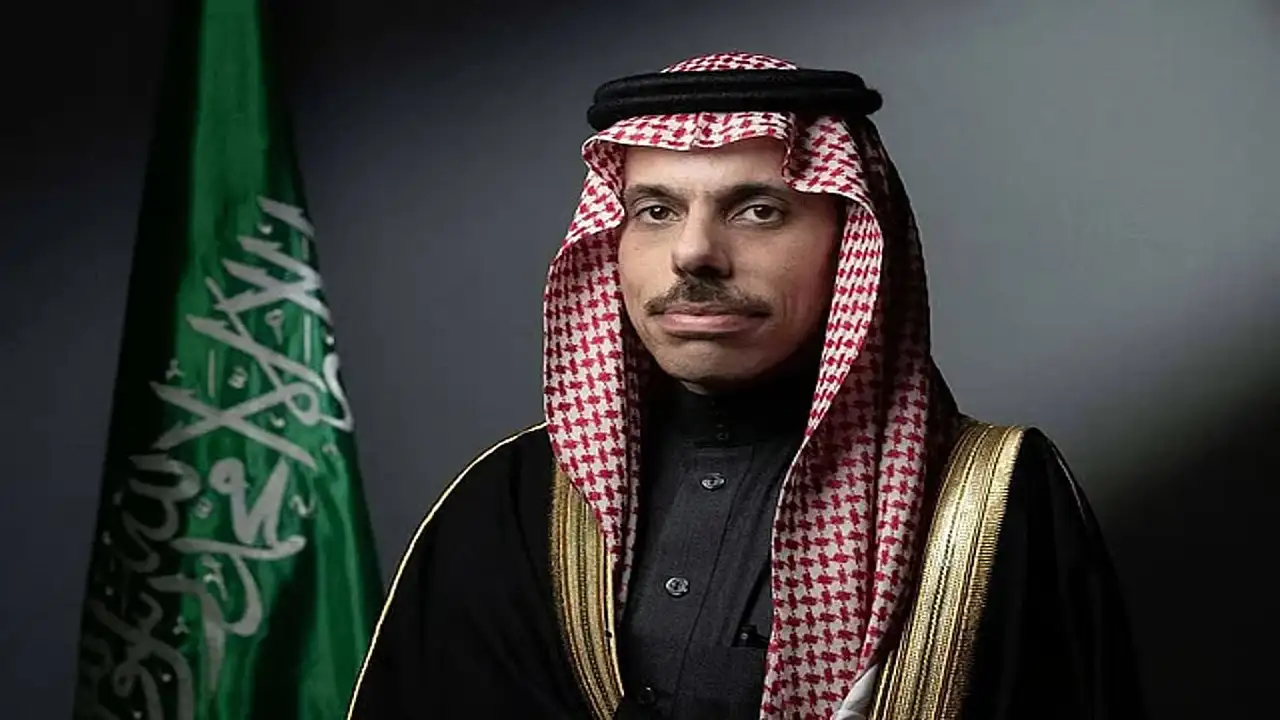 وزير الخارجية يصل شرم الشيخ للمشاركة في قمة السلام لبحث التطورات الإقليمية
